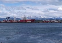 Kanał Beagle, czyli certyfikat z przygody Kanał Beagle - widok na port w Ushuai - cover